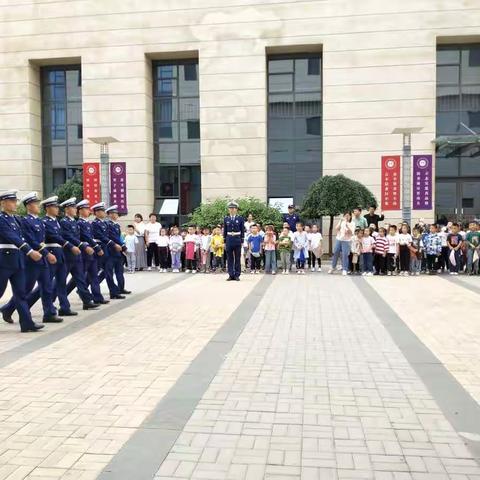 【安全启程】哇塞！好酷的消防演练！——世纪路第一小学消防演练侧记