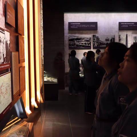 给精神“补钙” 为能力“充电”