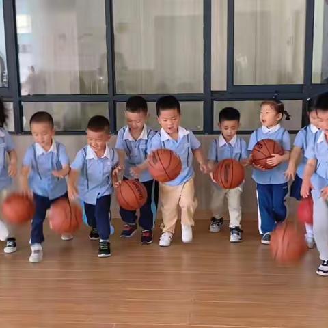 伊俐特幼儿园小（1）班一周回顾（第12期）