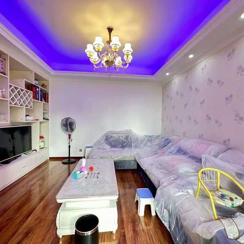 ❤️53.8万 东湖春天 产权74平米，精装3/2/2，家具家电齐全，拎包入住，老证☎️65610