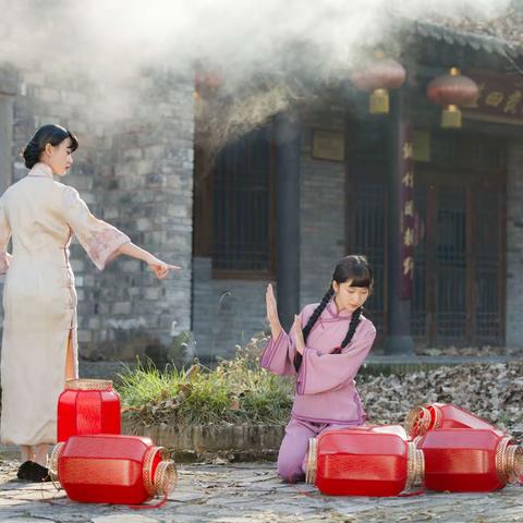 大红灯笼高高挂