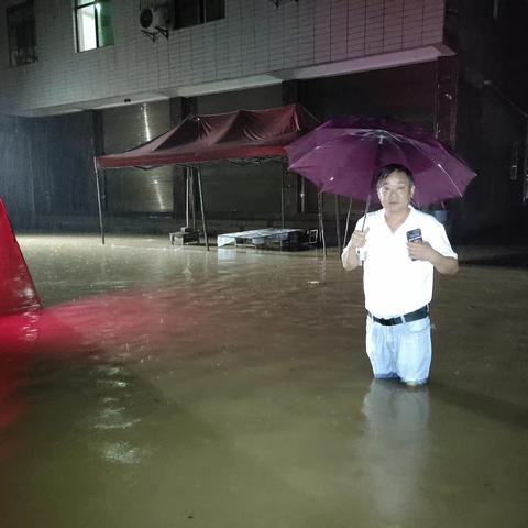 万众一心   共克时艰——临港镇古田小学灾后清理活动纪实