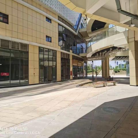 ❤️出售5927:岷东新区金悦汇1楼底商，产权21平，捡漏价39.8万，晚上夜市热闹的很，跑腿5927