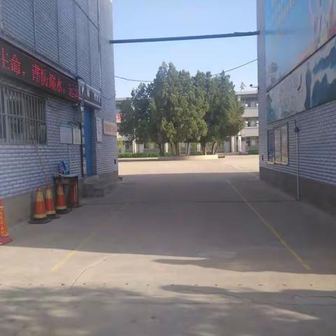 迁西县三屯营小学多措并举，进一步规范师生进校行为