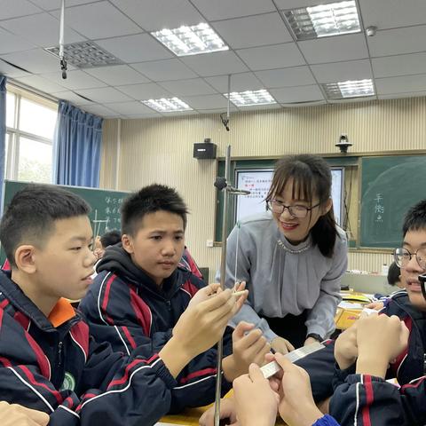 以“减”为形，以“增”为质 ——贺家土中学“明德杯”青年教师教学竞赛纪实