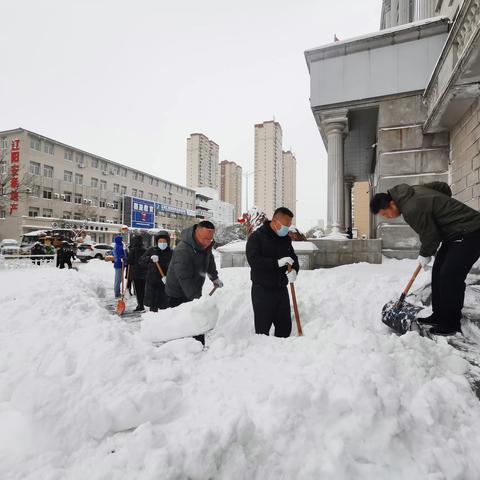 党旗在风雪中高高飘扬