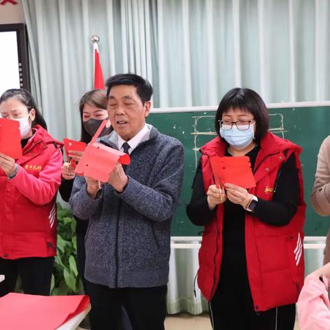 【众爱新闻时间】第一共同体开展“巧手生花 剪创未来”教师美育素养培训