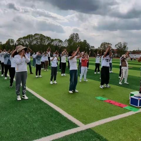 多伦县第一小学团建活动